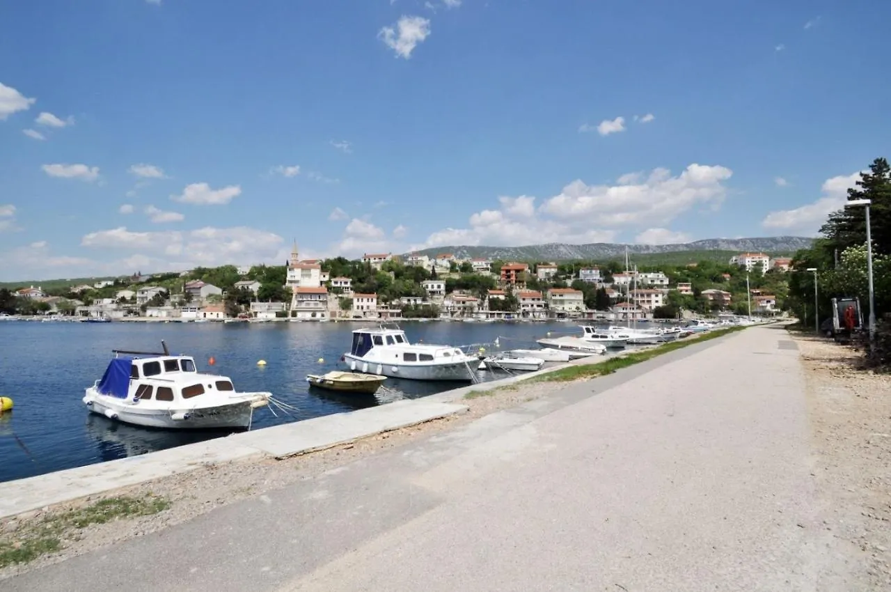 Apartment In Jadranovo With Terrace, Air Conditioning, Wifi 0*,
