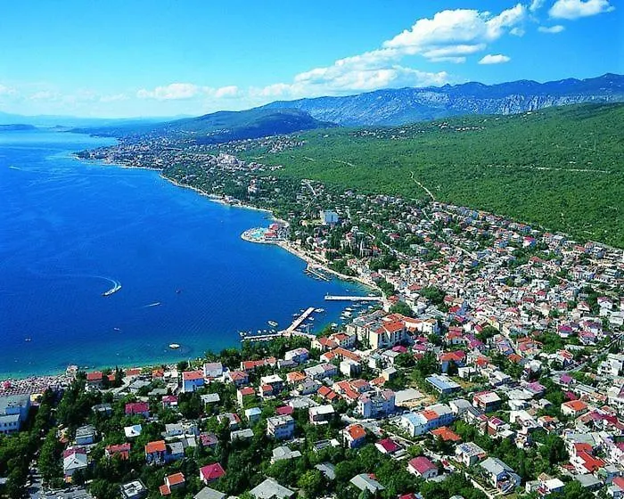 Apartment In Jadranovo With Terrace, Air Conditioning, Wifi Croatia