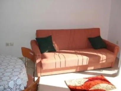 Apartment In Jadranovo With Terrace, Air Conditioning, Wifi